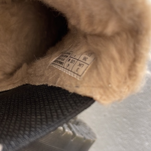Dr Marten faux fur lined boot - Picture 6 of 6